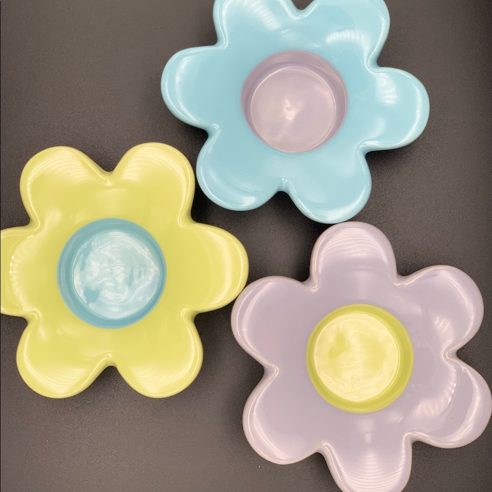 PartyLite Flower Tealight Candle Holders‎ Set of 3 Blue Yellow Lavender